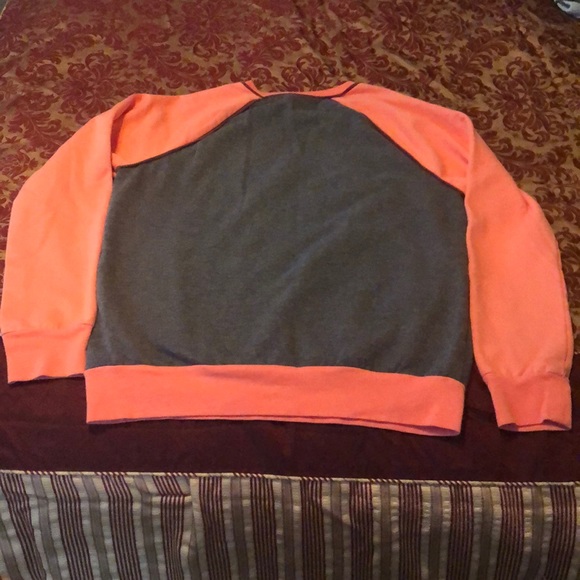 Graphic Sweatshirt - Picture 2 of 3